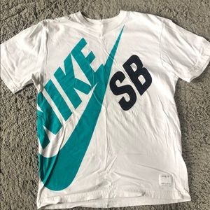 Nike T-shirt